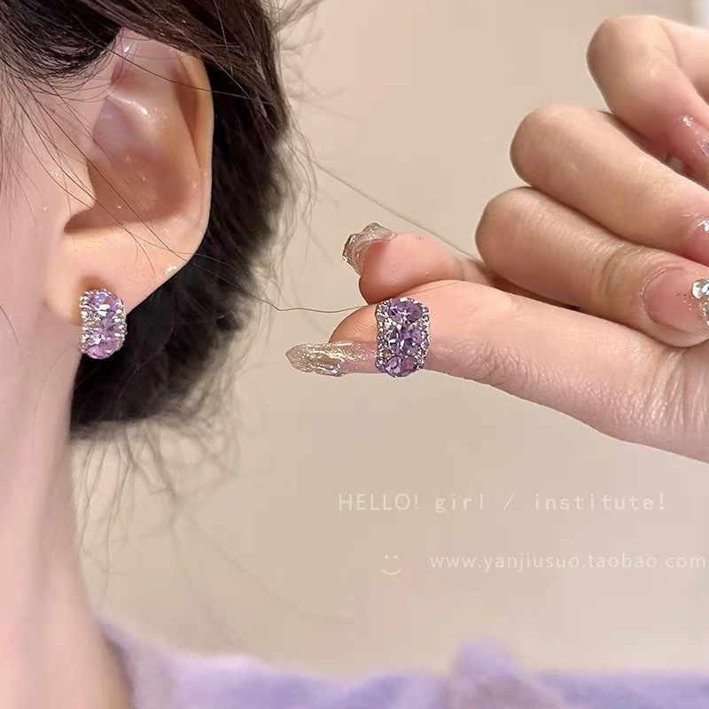 Zirconium rose flower earrings with a light luxury and high-end feel, stud earrings, a 2026 bestseller for women, are versatile and niche earrings for summer commutes undefined