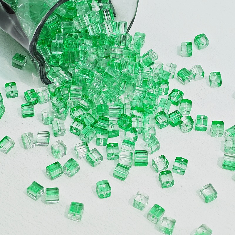 مصنوعة من سوار مصنوعة من سوار مصنوعة يدوياً من محرز رز مكعّب متدرج قدره 7 ملم undefined
