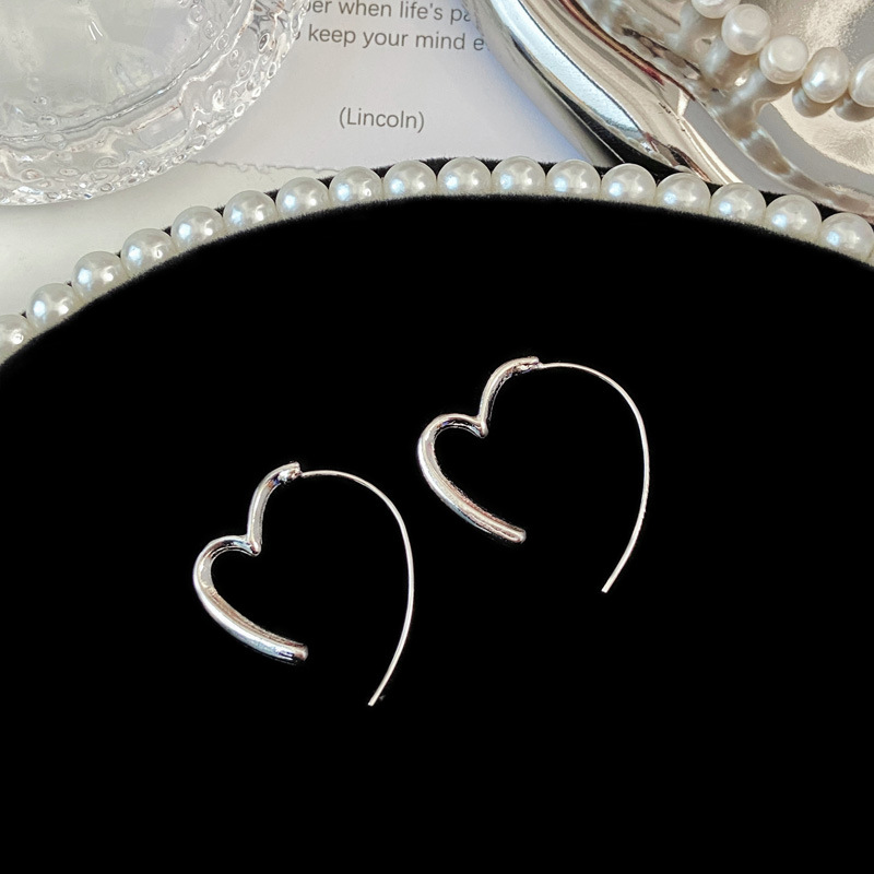 Cold and elegant silver stud earrings with silver needles and plain rings, high-end earring design, and unique, simple and niche style undefined