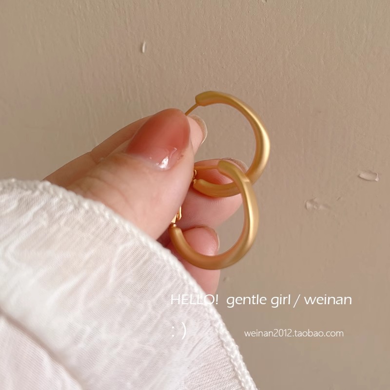 925 Silver matte coffee gold pigment ring earrings, a niche design, a 2025 new bestseller, stud earrings for women with a high-end feel Specification image