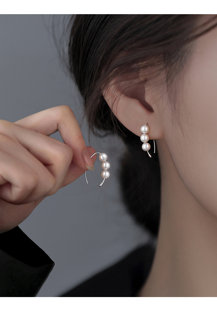 Exquisite and small pearl ear hooks, a niche design for women, simple and unique style earrings, high-end and fashionable plain ring earrings undefined