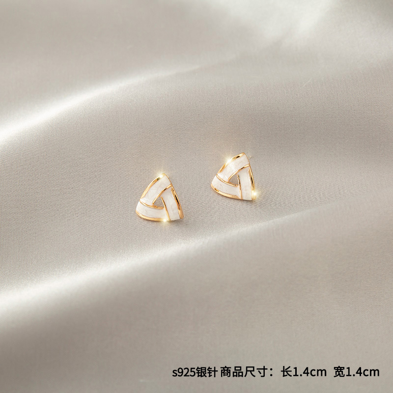 925 Silver needle Pearl Earrings, women's fashion trend stud tassels, high-end earrings, retro and elegant earrings wholesale undefined