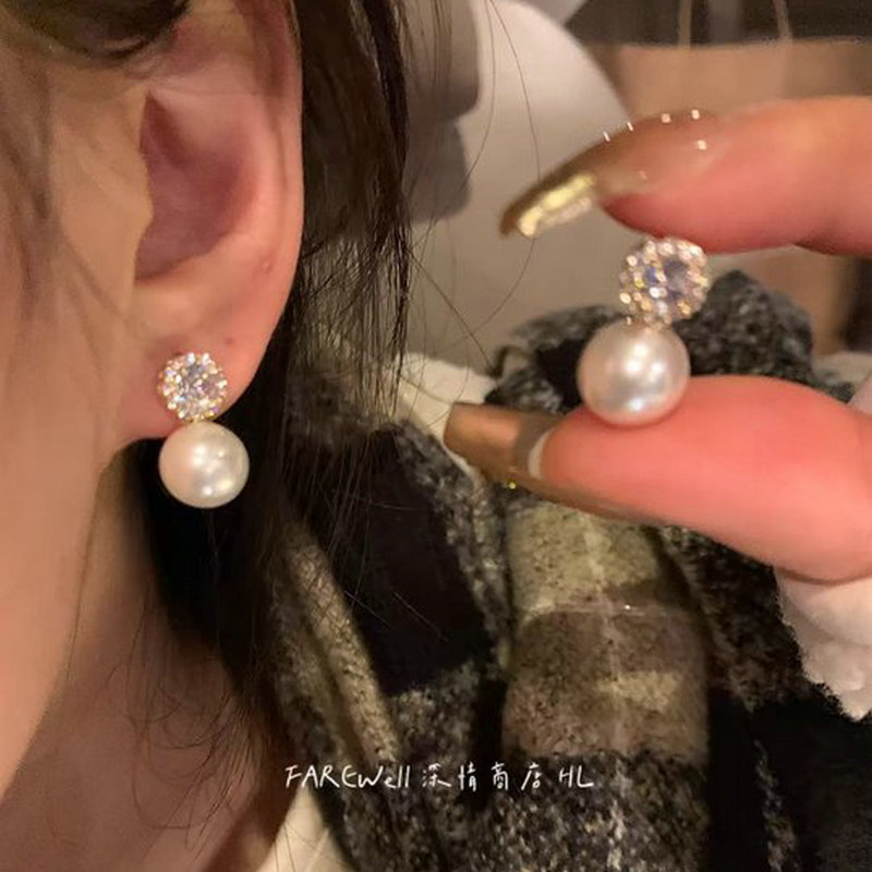 Sweet and cool style heart-shaped pearl stud silver needle 2024 new trendy and internet-famous design earrings, personalized and elegant earrings undefined
