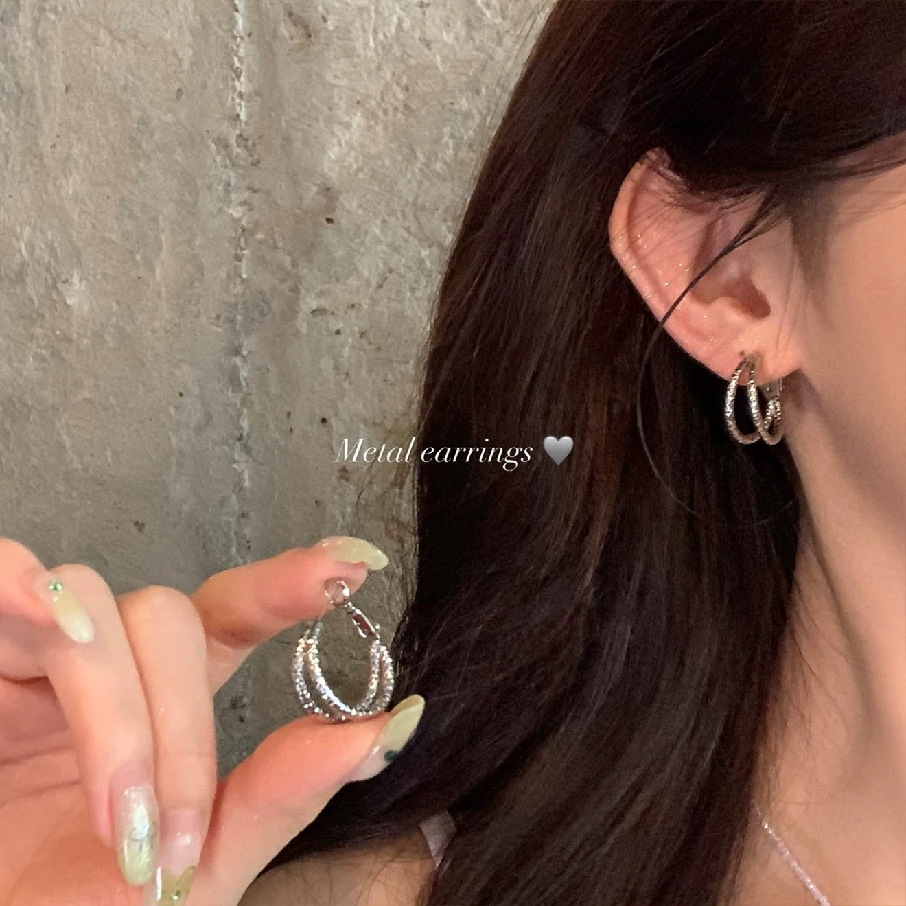 Zirconium rose flower earrings with a light luxury and high-end feel, stud earrings, a 2026 bestseller for women, are versatile and niche earrings for summer commutes undefined