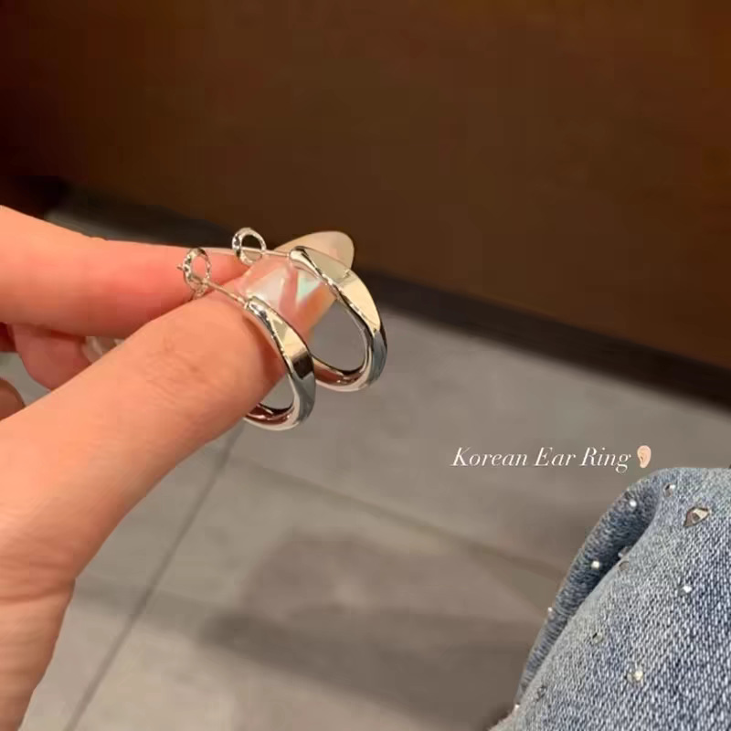 Zirconium rose flower earrings with a light luxury and high-end feel, stud earrings, a 2026 bestseller for women, are versatile and niche earrings for summer commutes undefined