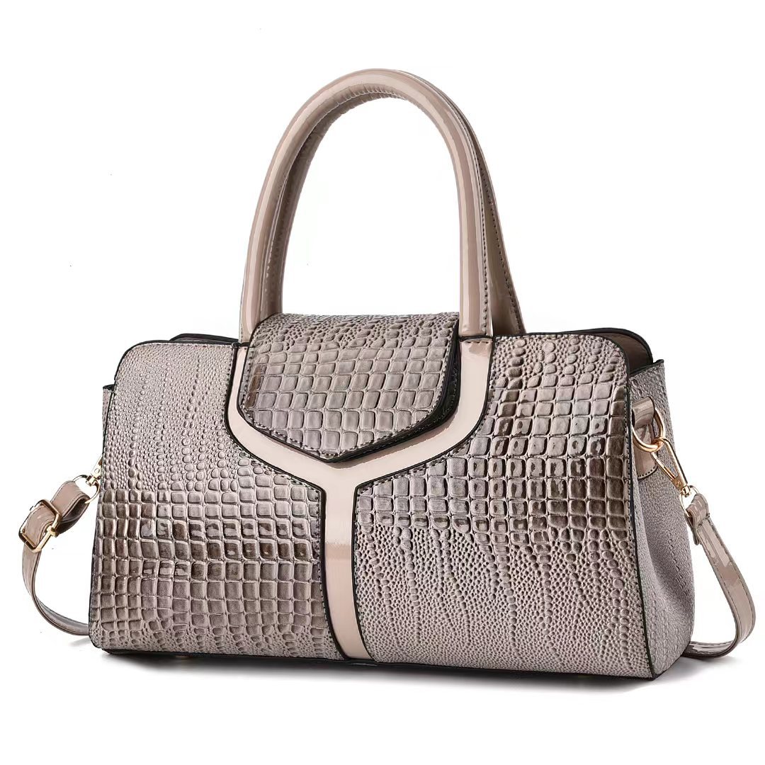 The new single-shoulder bag from the foreign trade manufacturer is trendy, fashionable and versatile. It has a large capacity for women and can be worn diagonally on one shoulder. 2025 handbag undefined