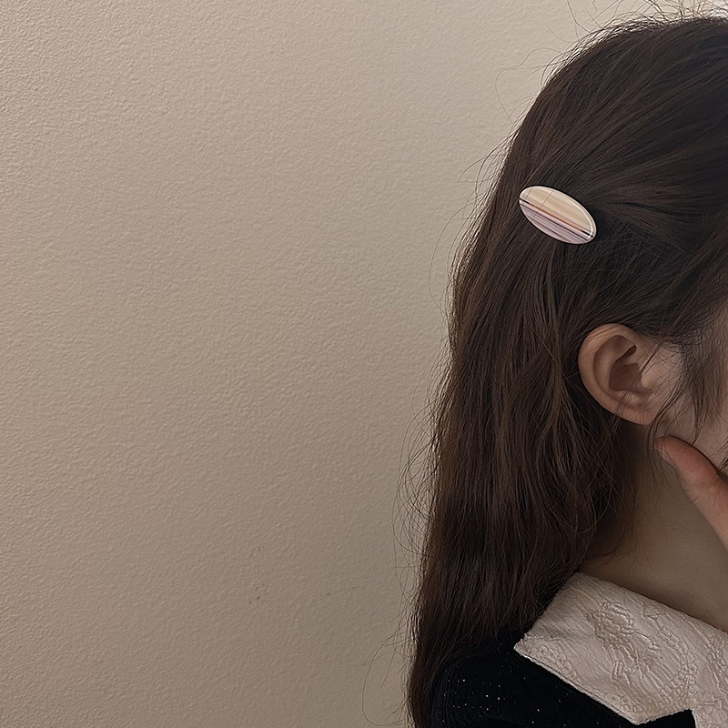 Candy-colored hair clips, side bangs clips, seamless hair clips, popular makeup top clips for teenage girls, new summer style 2023 Application Scenario
