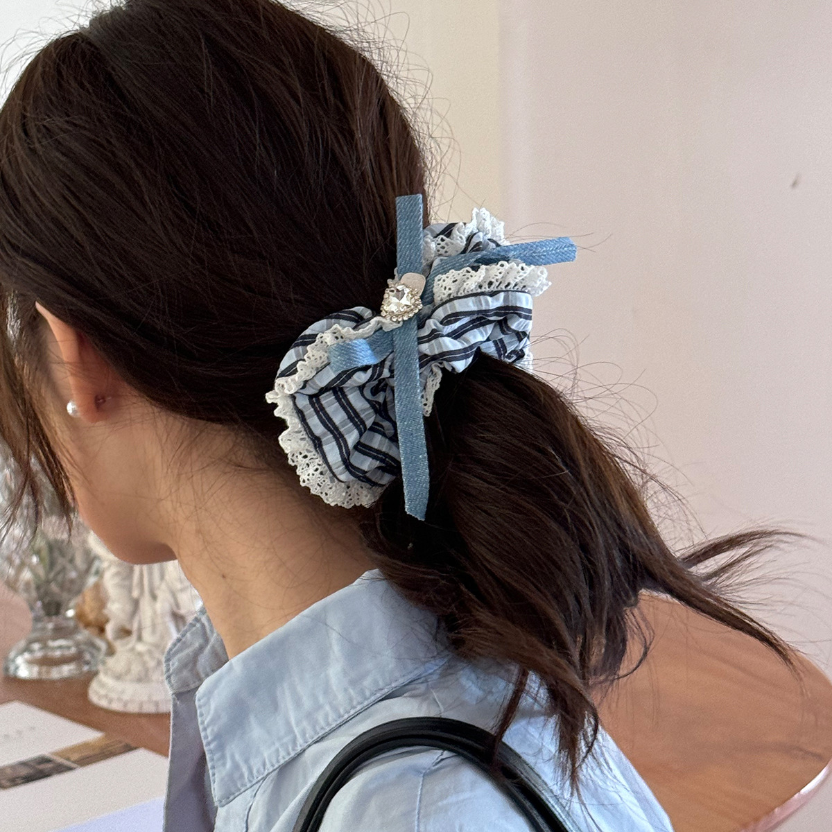 Korean blues spring/summer fresh blue pleated fringe large intestine hair band gentle French simple sweet and elegant duck clip Application Scenario