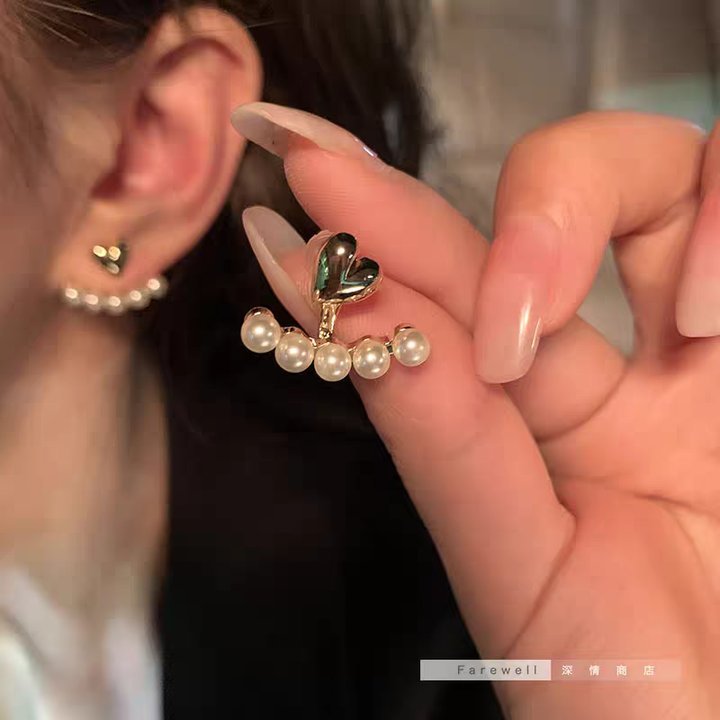 Sweet and cool style heart-shaped pearl stud silver needle 2024 new trendy and internet-famous design earrings, personalized and elegant earrings undefined