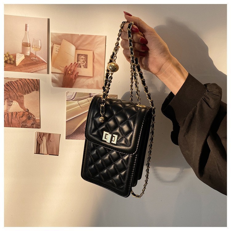 New 2023 women's bag crossbody single-shoulder bag, Korean-style fashionable little Chanel diamond-shaped chain mobile phone bag for export Specification image
