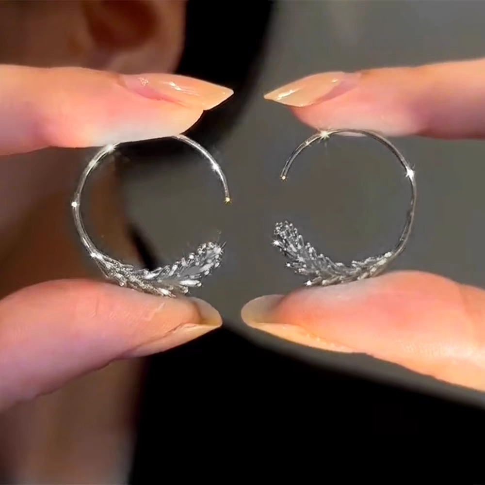 Sweet and cool style heart-shaped pearl stud silver needle 2024 new trendy and internet-famous design earrings, personalized and elegant earrings undefined
