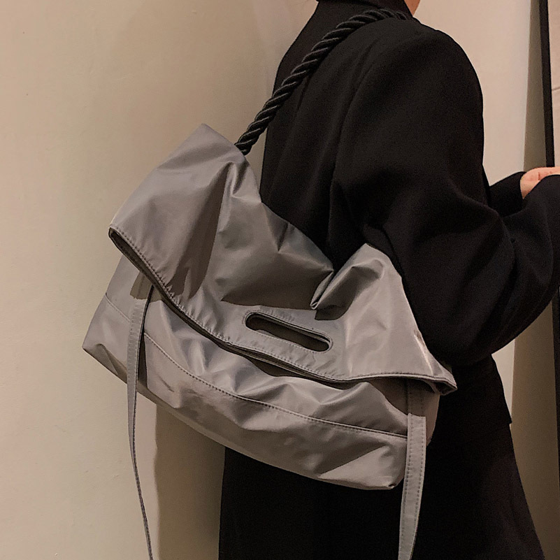 Korean ins fashion nylon single-shoulder bag for women with large capacity 2022 autumn/winter new style hand-held tote bag crossbody bag full image