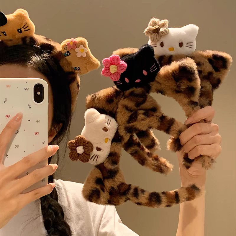 Cute cartoon plush hairband for women 2026 new style, special headband for washing face, makeup, mask application, hair pressing, hairpin headwear details Picture