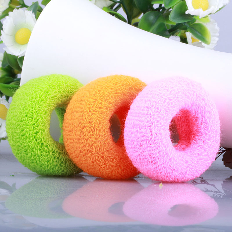 Thickened, seamless, trendy ponytail hair band, large Korean version, high-elasticity black bun hairstyle, towel band, leather band hair tie Application Scenario