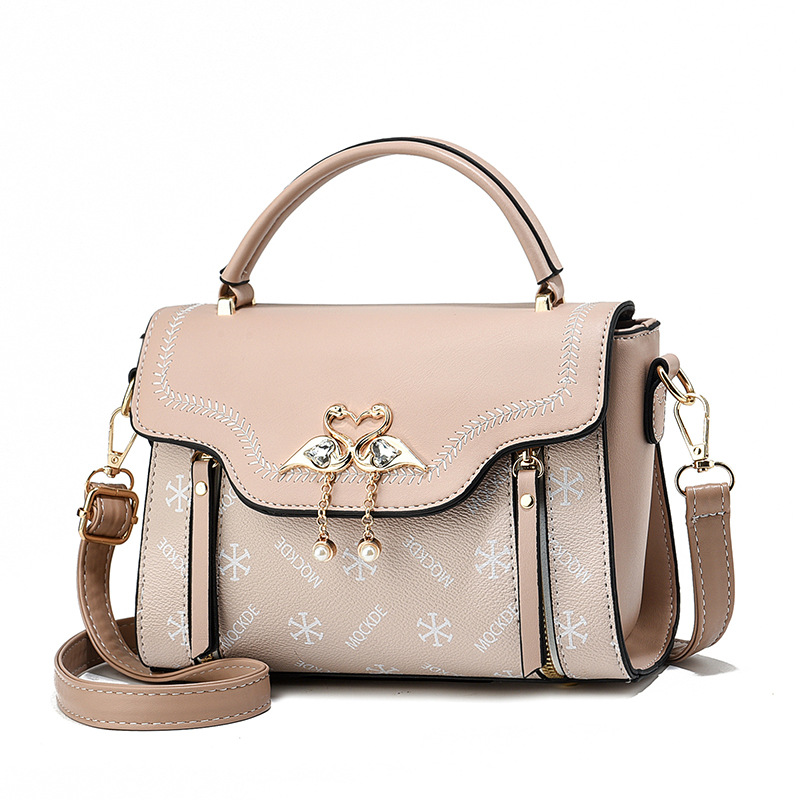 In 2025, this is a best-selling single-shoulder women's fashion brand for foreign trade. It's a new versatile summer crossbody bag for women Item Picture