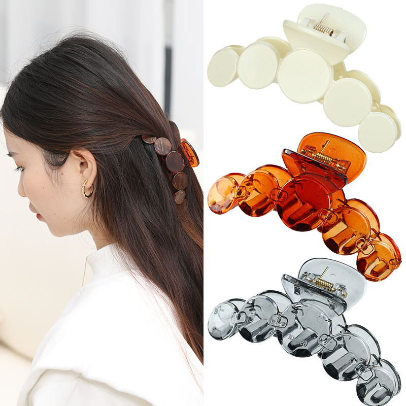 Korean version 7cm black mini clip, 7cm one-line bangs hair clip, DIY hair grip, simple clip hair accessory Application Scenario