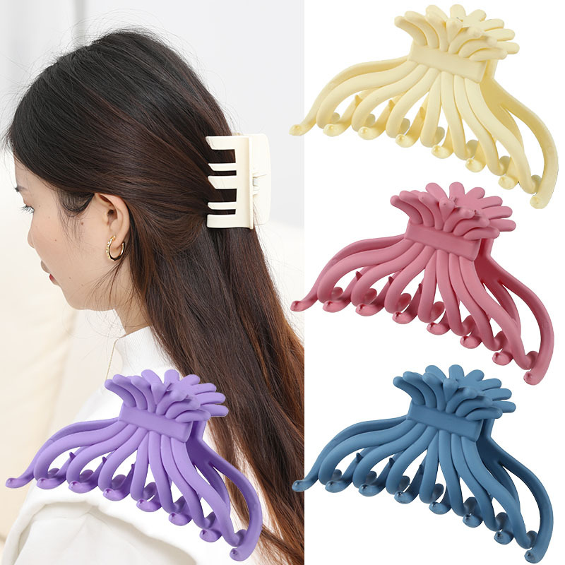 2023 Summer New Collection: Korean version Klein blue hair clip, women's blue hairpin, elegant shark clip headwear Specification image