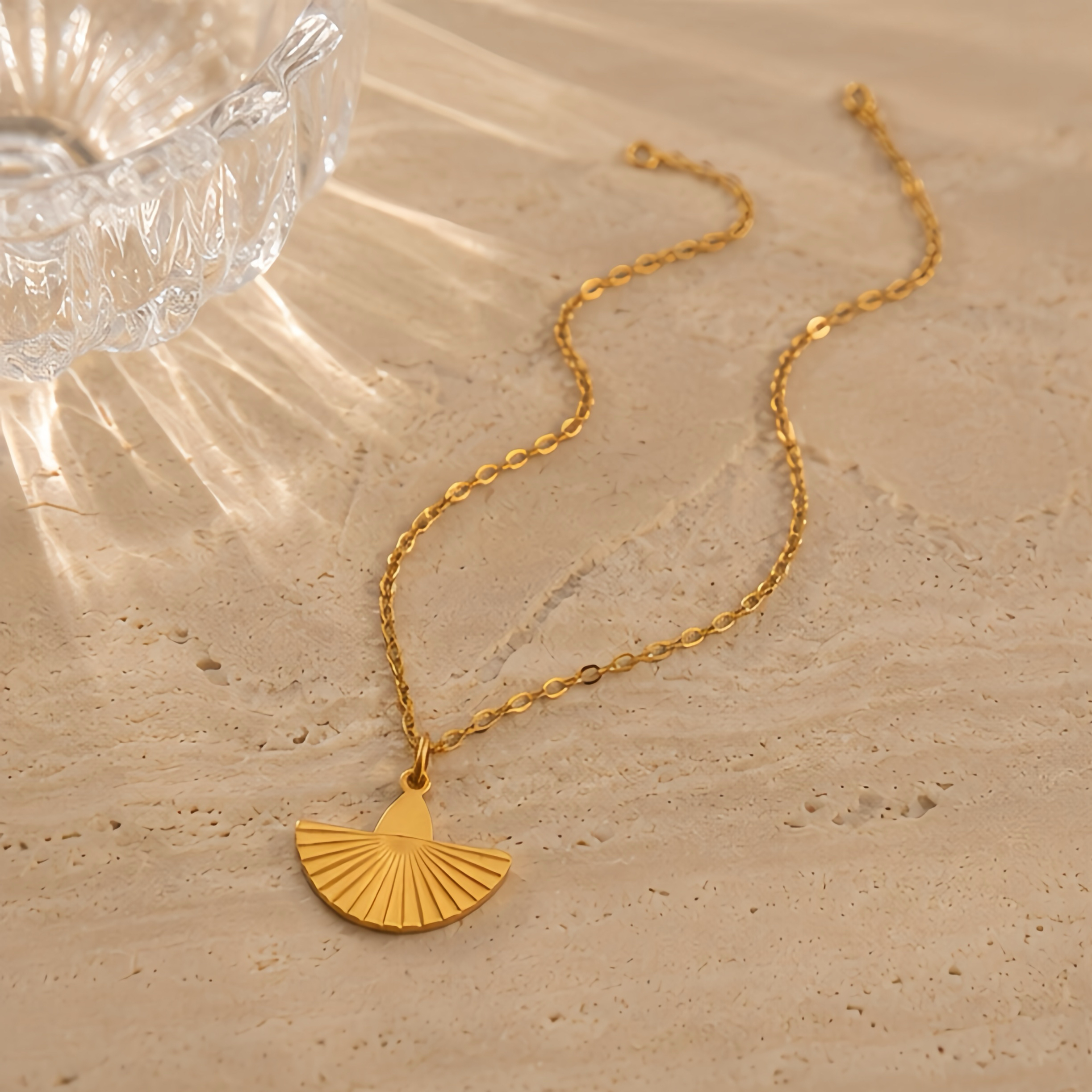 Retro texture fan-shaped vertical pattern pendant necklace, stainless steel minimalist new Chinese style niche design, versatile and elegant lady collarbone chain Specification image