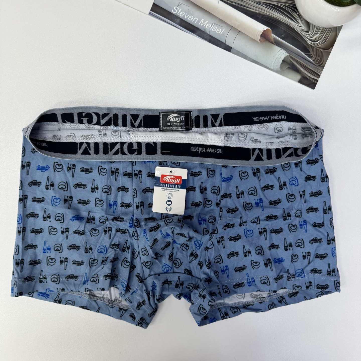 1976# Men's Underwear for Export, Fashionable printed milk silk breathable Briefs, comfortable and skin-friendly underwear, Men's briefs QNI Application Scenario