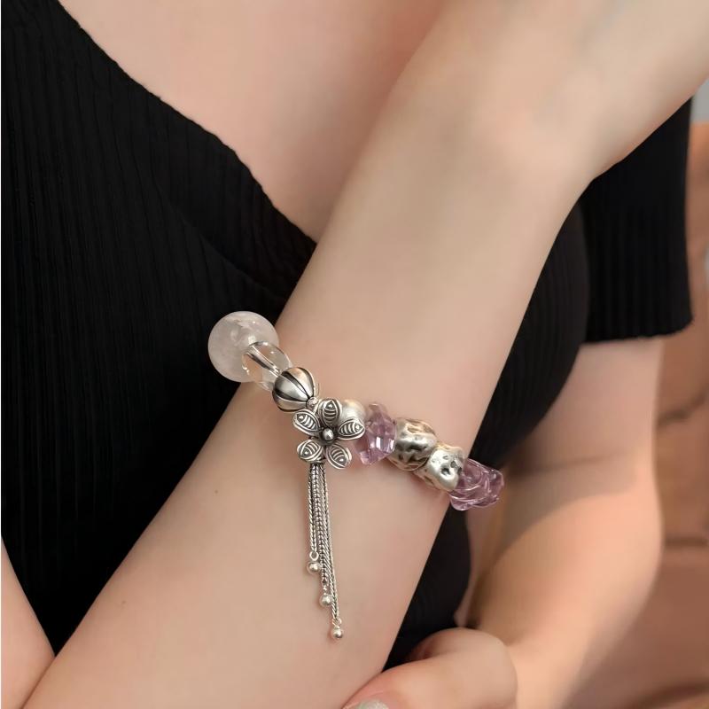S925 Silver Irregular amethyst Snowflake Ghost White Crystal Five-petal flower elastic bracelet Application Scenario