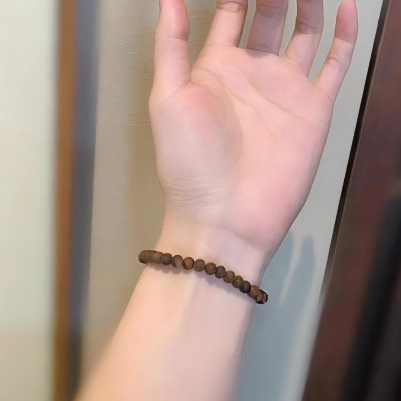 Natural agarwood and amber bracelets for men and women, agarwood cultural and artistic couple bracelets, incense beads cultural and artistic Item Picture