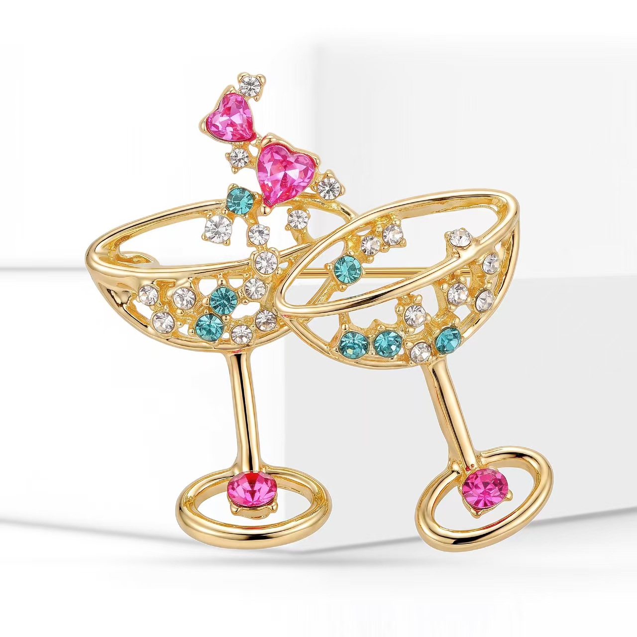 New fashionable and creative cocktail cup brooch, trendy women's sweater coat brooch accessory pin details Picture