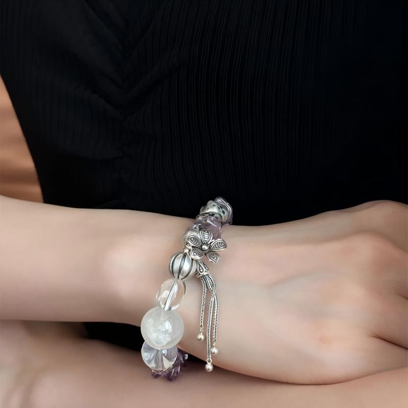 S925 Silver Irregular amethyst Snowflake Ghost White Crystal Five-petal flower elastic bracelet Specification image