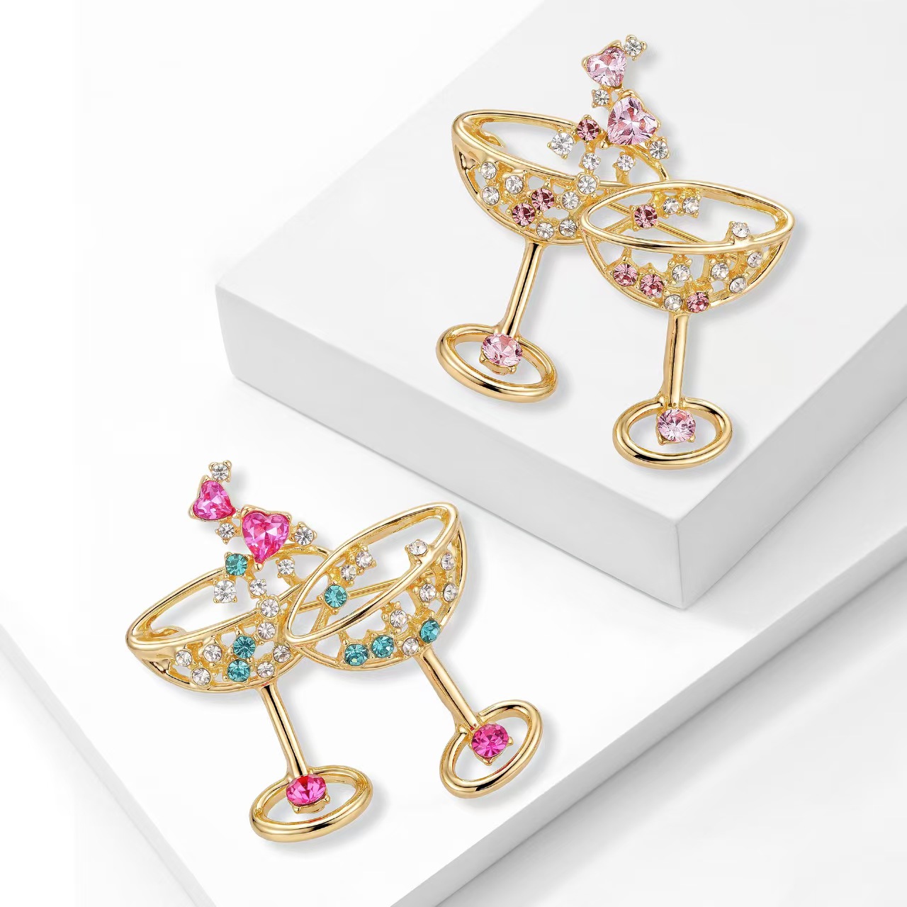 New fashionable and creative cocktail cup brooch, trendy women's sweater coat brooch accessory pin