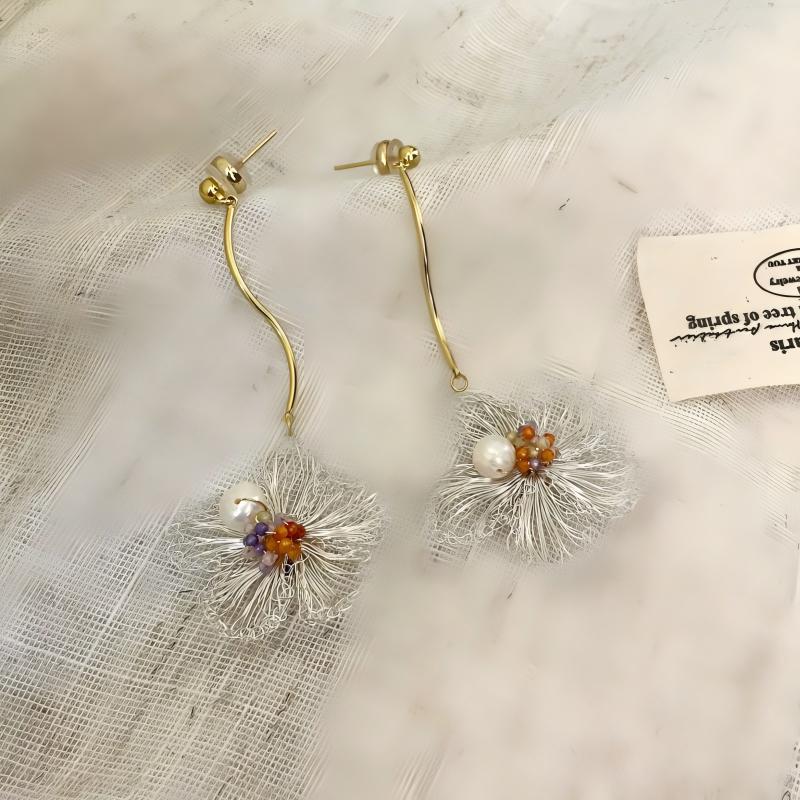 2026 New hand-woven flower earrings, women's pearl retro ethereal earrings, personalized accessory earrings, women's long style, elegant Item Picture