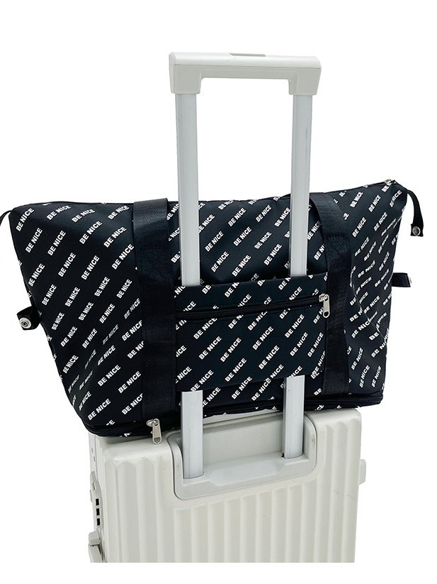 This foldable and portable travel bag has a large capacity and can be used to fit a suitcase. It is a convenient travel bag for leisure, fitness and yoga storage Application Scenario