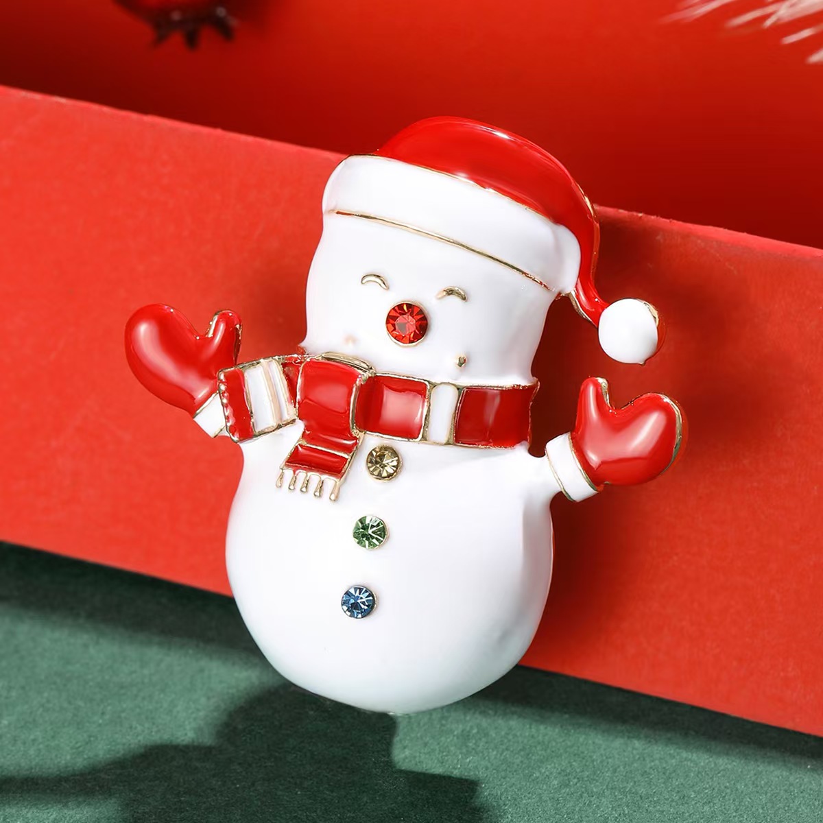 European and American alloy enamel oil drip Christmas snowman brooch, simple, fashionable and creative Christmas festival clothing collar pin Specification image