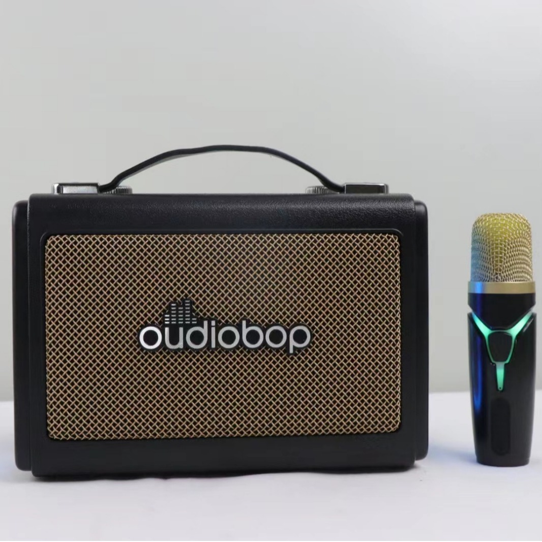Best-selling small Bluetooth speaker, wireless microphone, portable hand-held outdoor speaker, subwoofer karaoke speaker, Bluetooth speaker details Picture