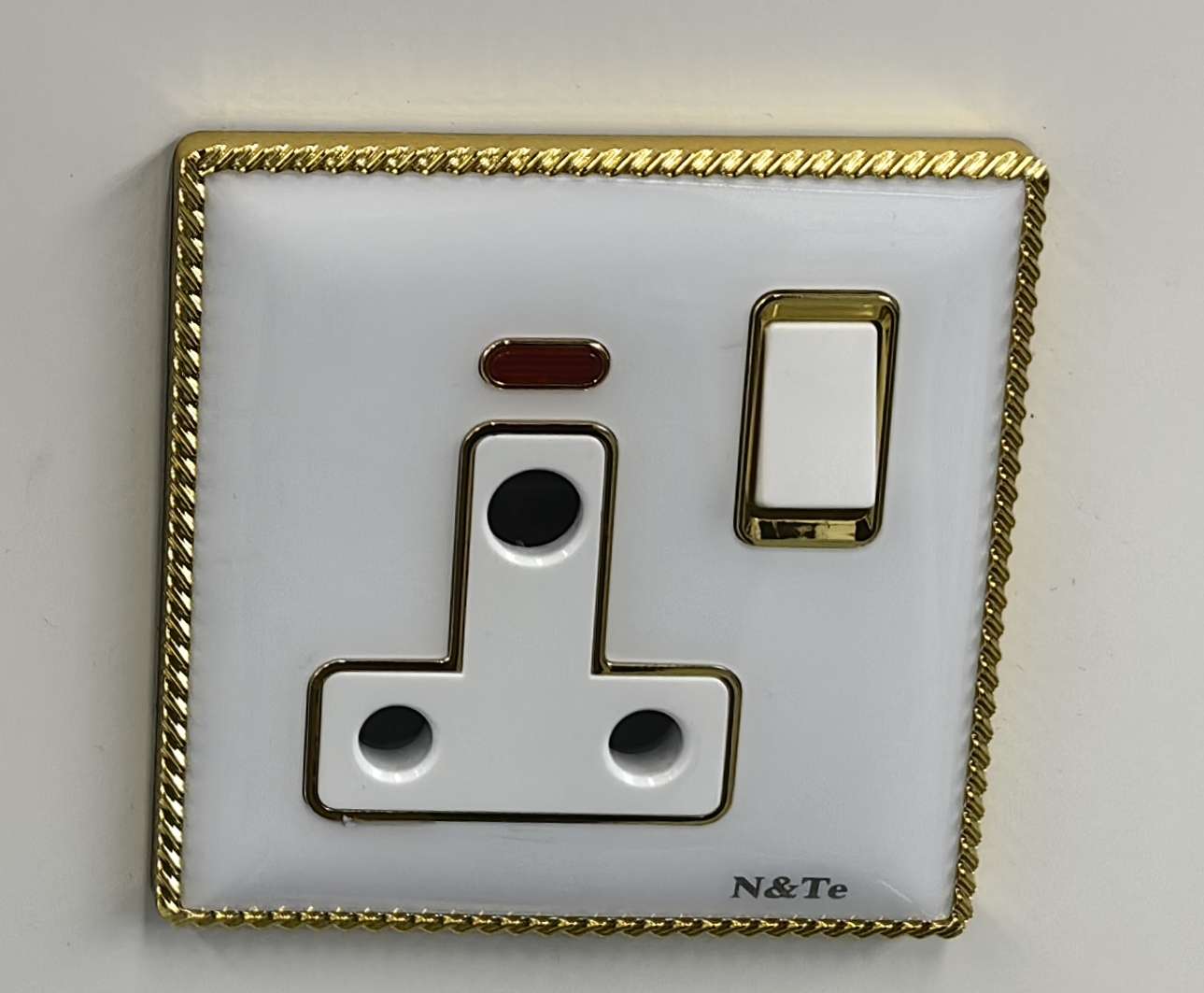 S5 corrugado blanco/oro 15A interruptor de pared oro agua corrugado borde delicado hermoso comercio exterior especial Application Scenario