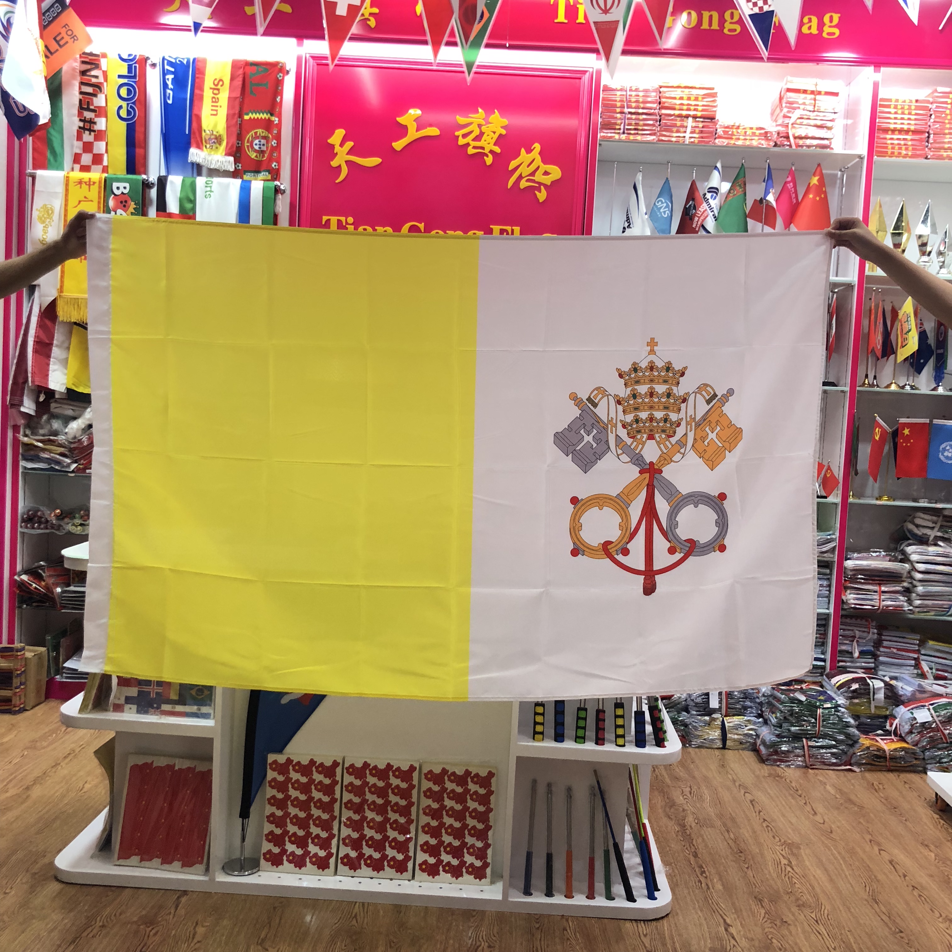 German flag No. 4 150X90cm flags from all over the world are available in stock. We can customize flags and advertising flags of various sizes Application Scenario