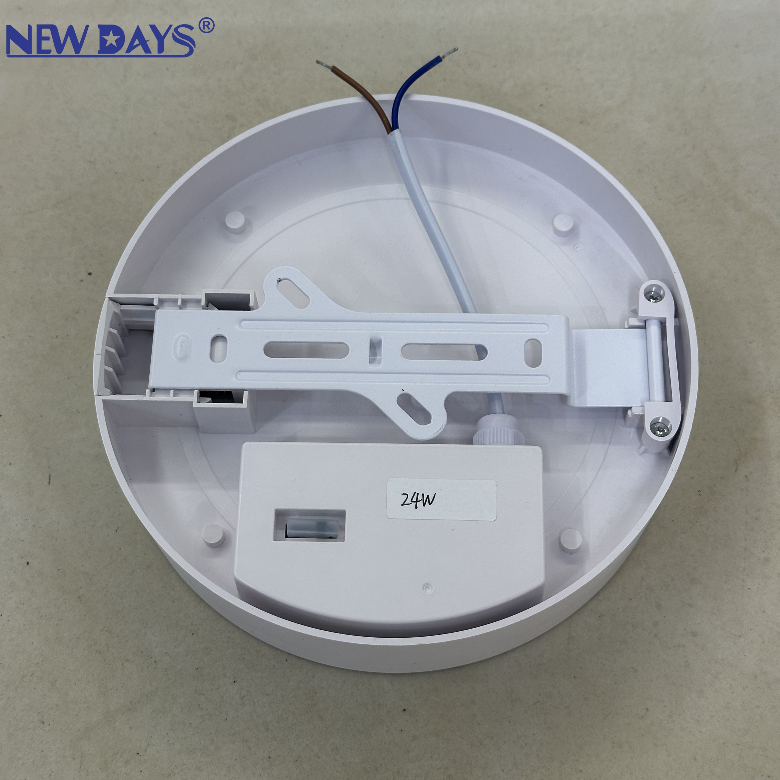 مصابيح صفائح كريستالية جديدة من طراز Newdays من طراز Newdays عابرة للحدود، ومصابيح إضاءة ذات كفاءة في استخدام الطاقة، ومصابيح زجاجية داخلية details Picture