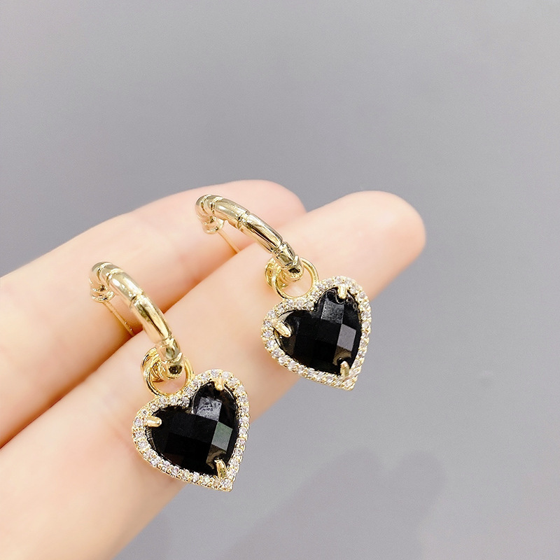 Retro hepburn hepburn negro corazón pendientes pendientes removibles influenciador multiusos pendentes de viaje Specification image
