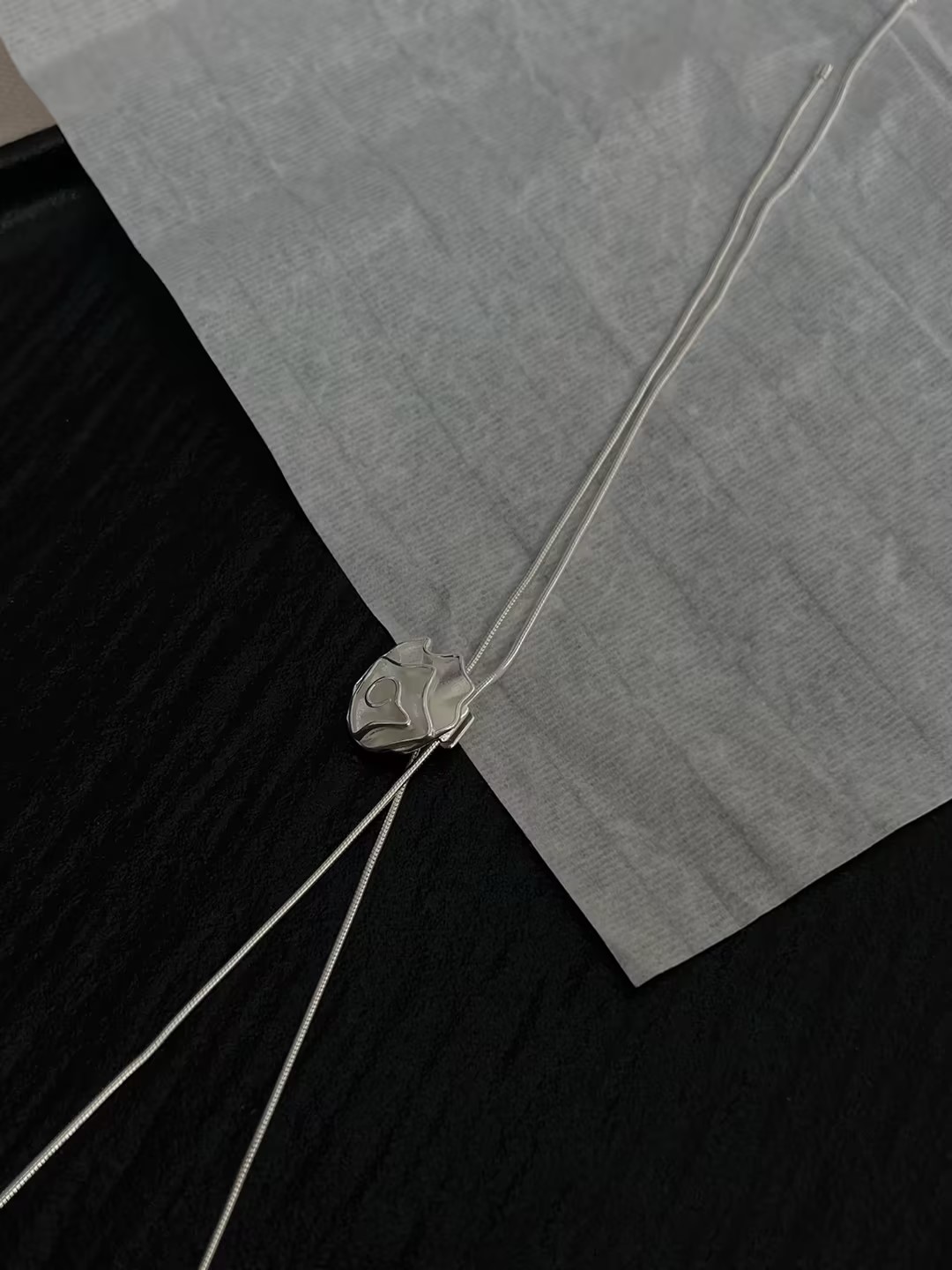 S925 sterling silver rose pull-out necklace Application Scenario
