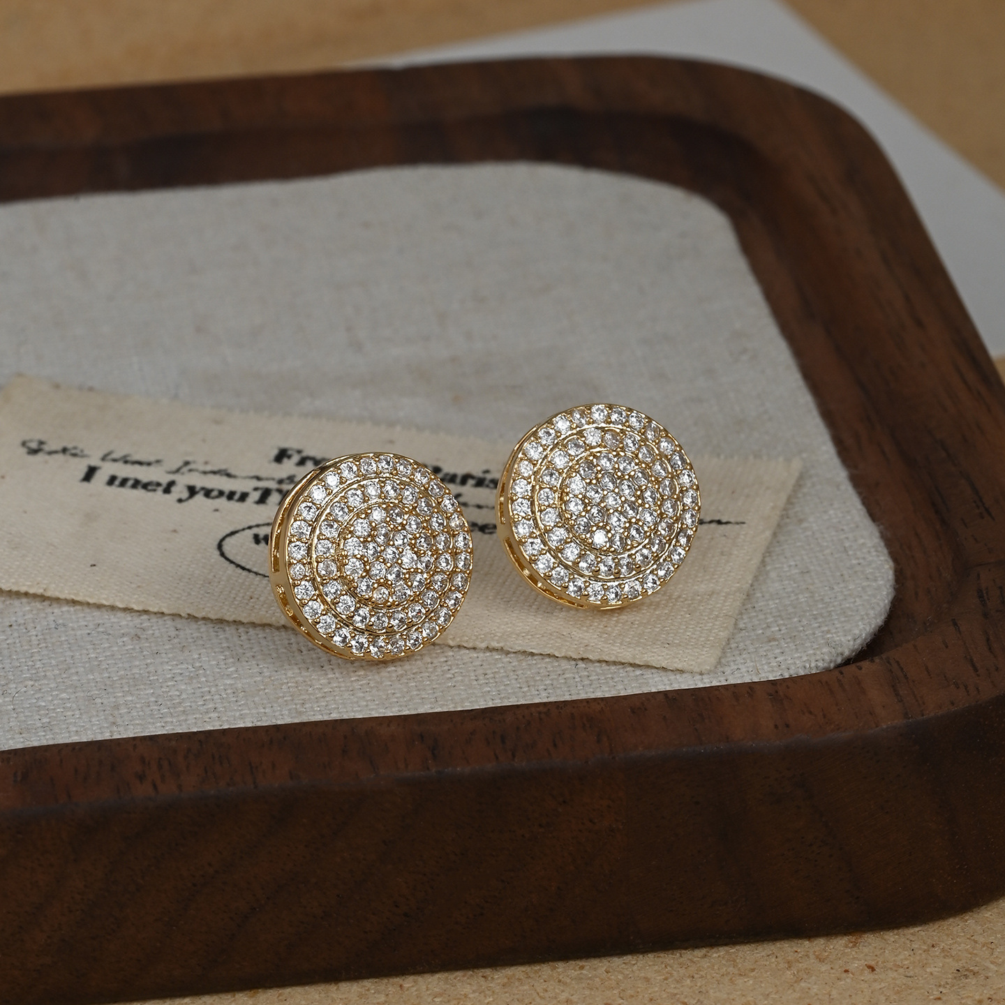 Retro heavy industry Full Sky Star round round stud earrings for women, multi-layer spiral gold, light luxury style, versatile stud earrings Application Scenario