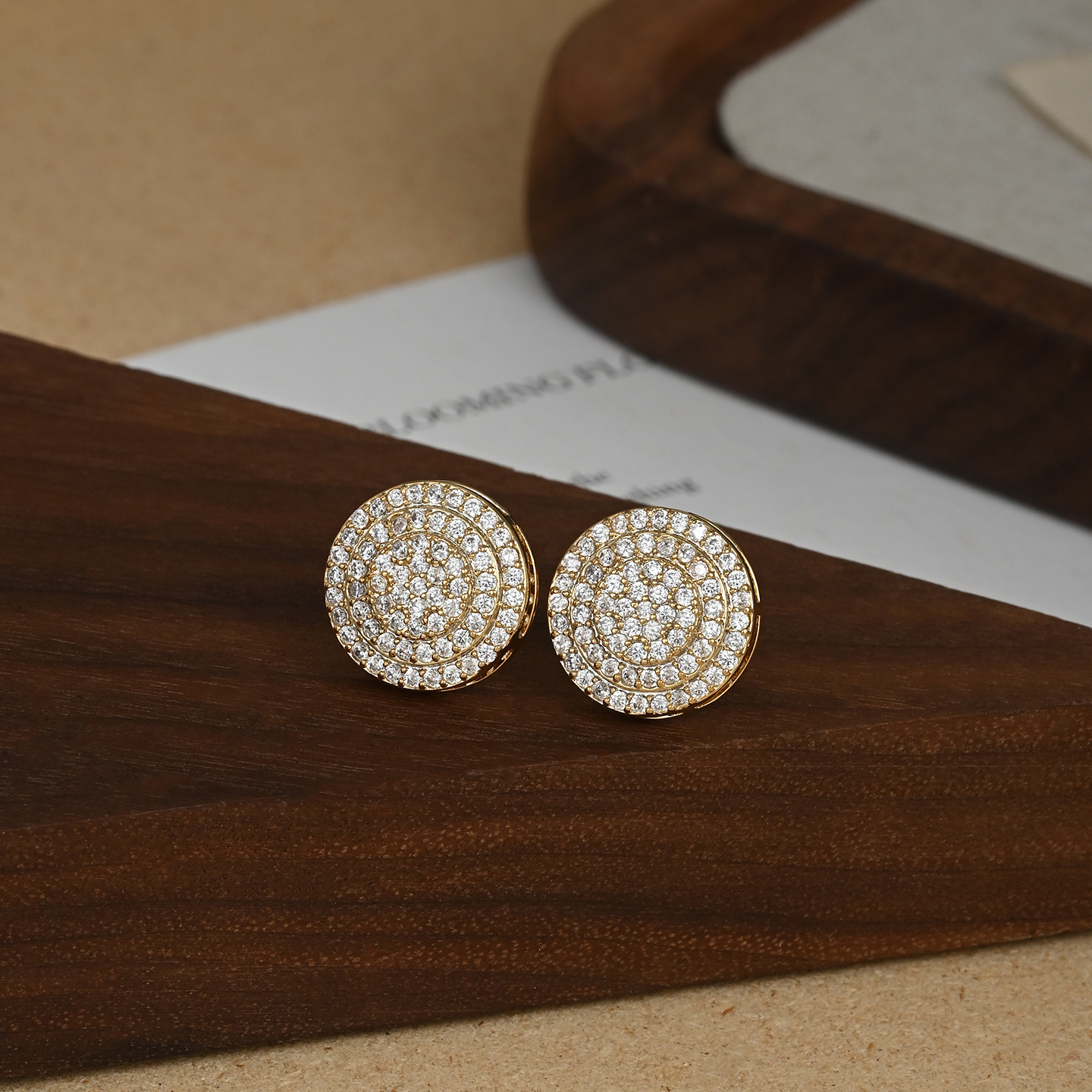 Retro heavy industry Full Sky Star round round stud earrings for women, multi-layer spiral gold, light luxury style, versatile stud earrings details Picture