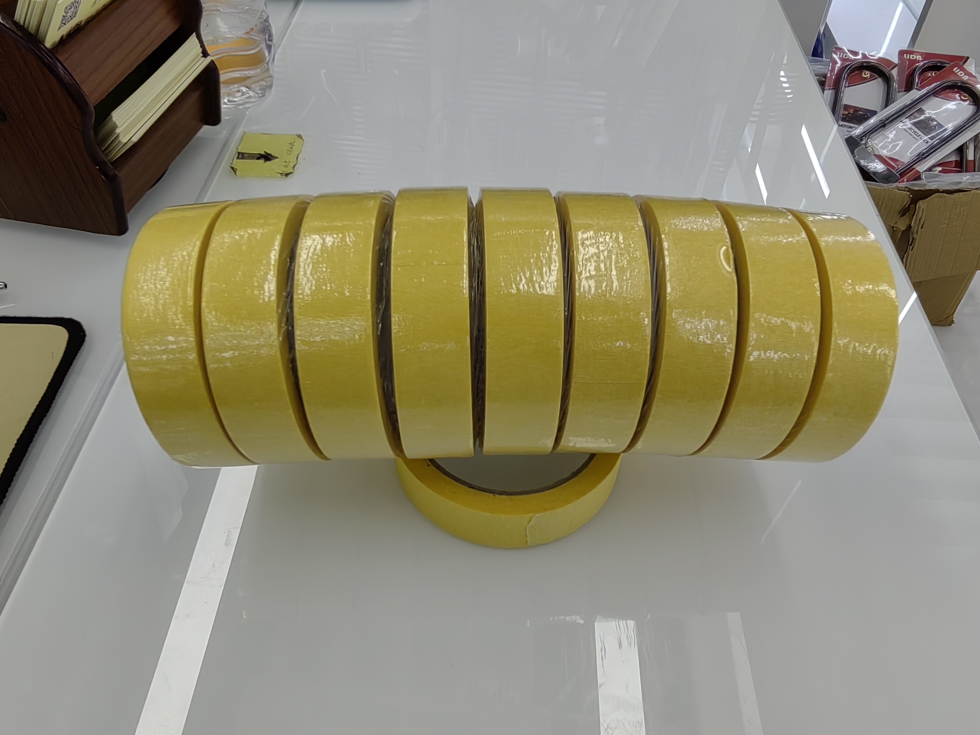 Multi-functional masking tape, yellow and white masking tape, spray-painted masking tape, spring shrinkage Application Scenario