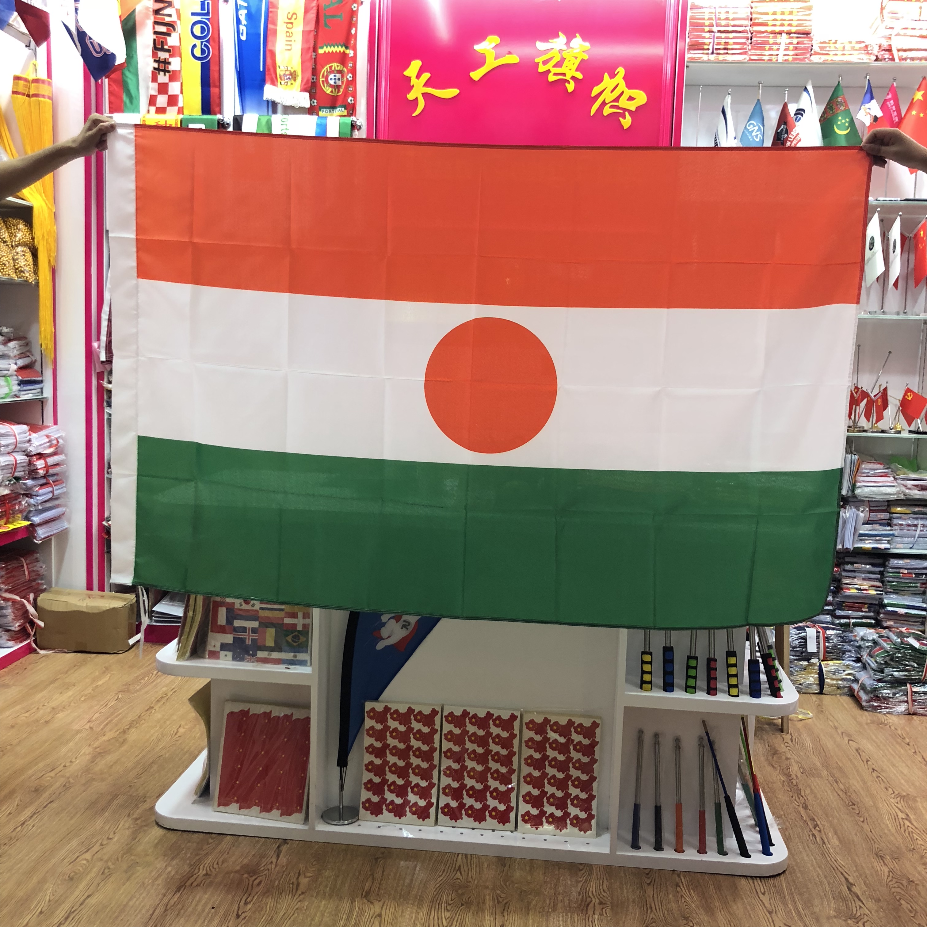 No. 4 Namibian flag, 150X90cm. Flags of all countries around the world are available in stock and custom-made in various sizes Application Scenario