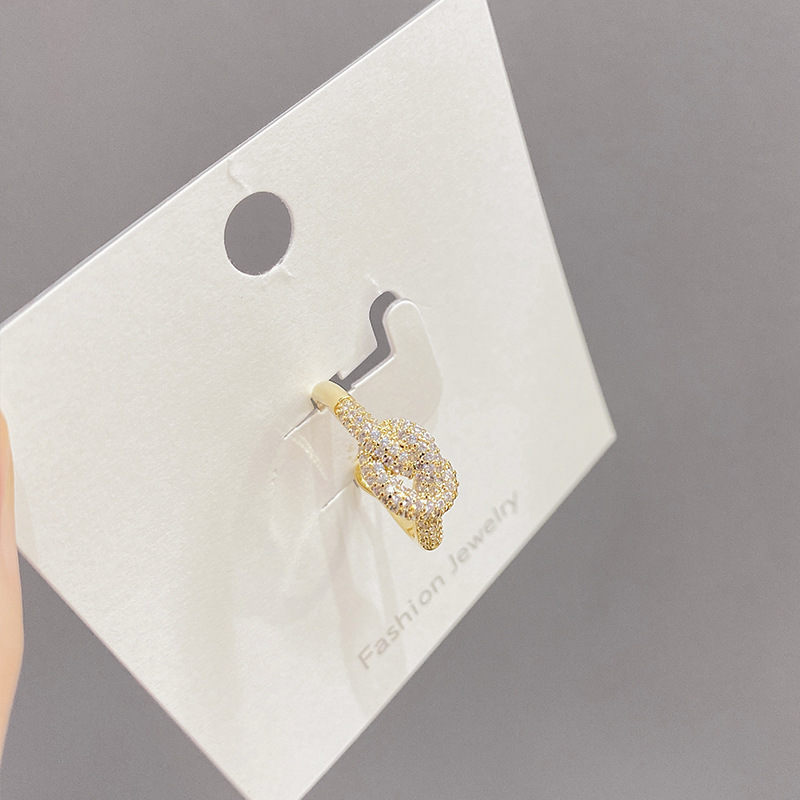 A compact, exquisite and elegant ring-shaped heart design, luxurious and versatile ring for daily use Specification image