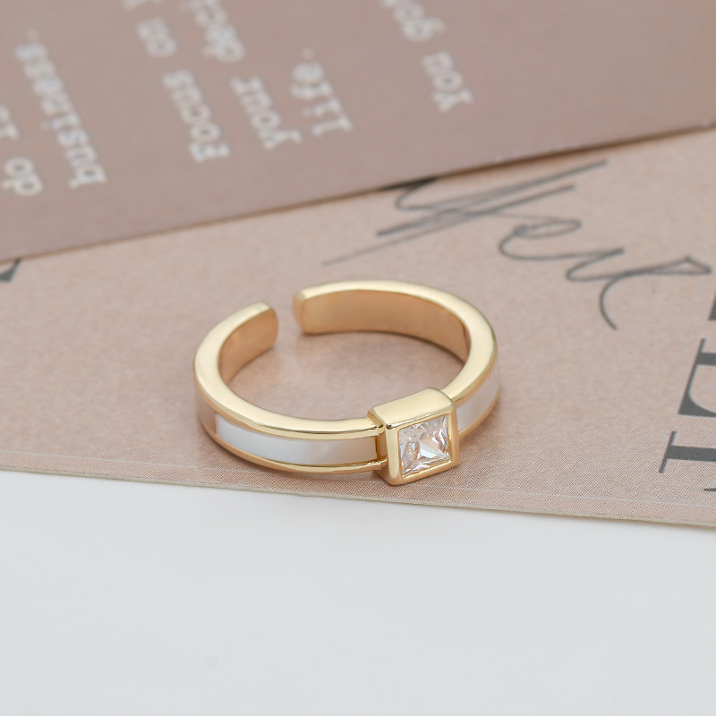 Exquisite, niche, elegant, simple and individual open-top ring, a versatile daily accessory