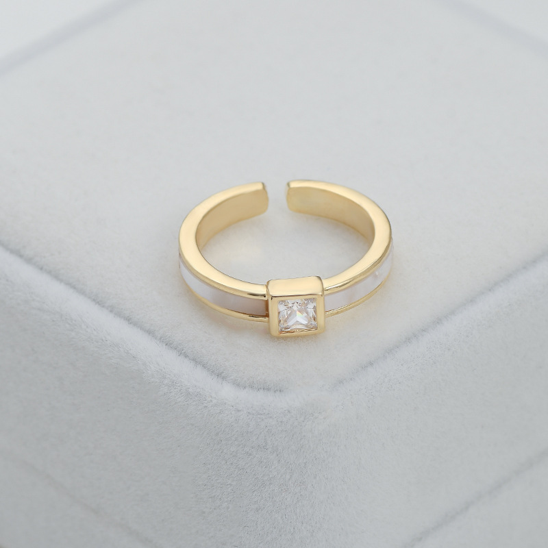 Exquisite, niche, elegant, simple and individual open-top ring, a versatile daily accessory Application Scenario