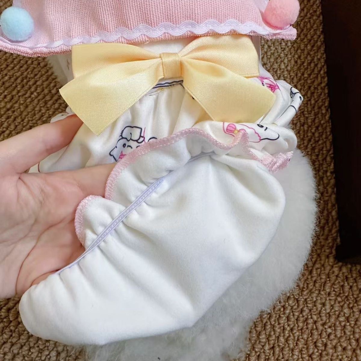 Sweet Lolita pet princess dress, pink collar cartoon print bubble dress, large bow pom-pom, small dog Maltese, dog cat dress details Picture