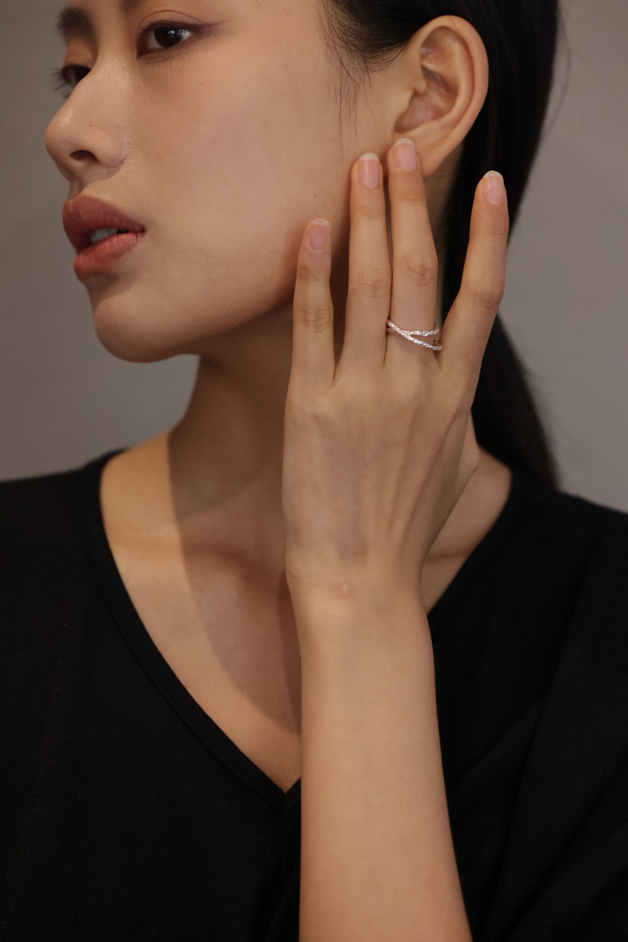 S925 sterling silver ring interwoven with broken silver double-loop ring Specification image
