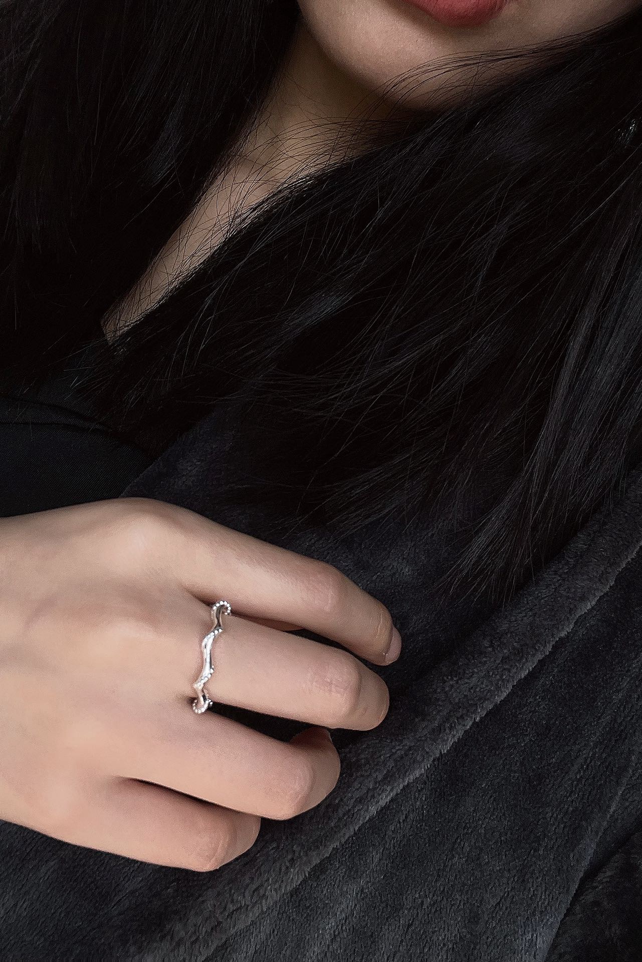 S925 plata de ley beaded edge wave open ring Specification image