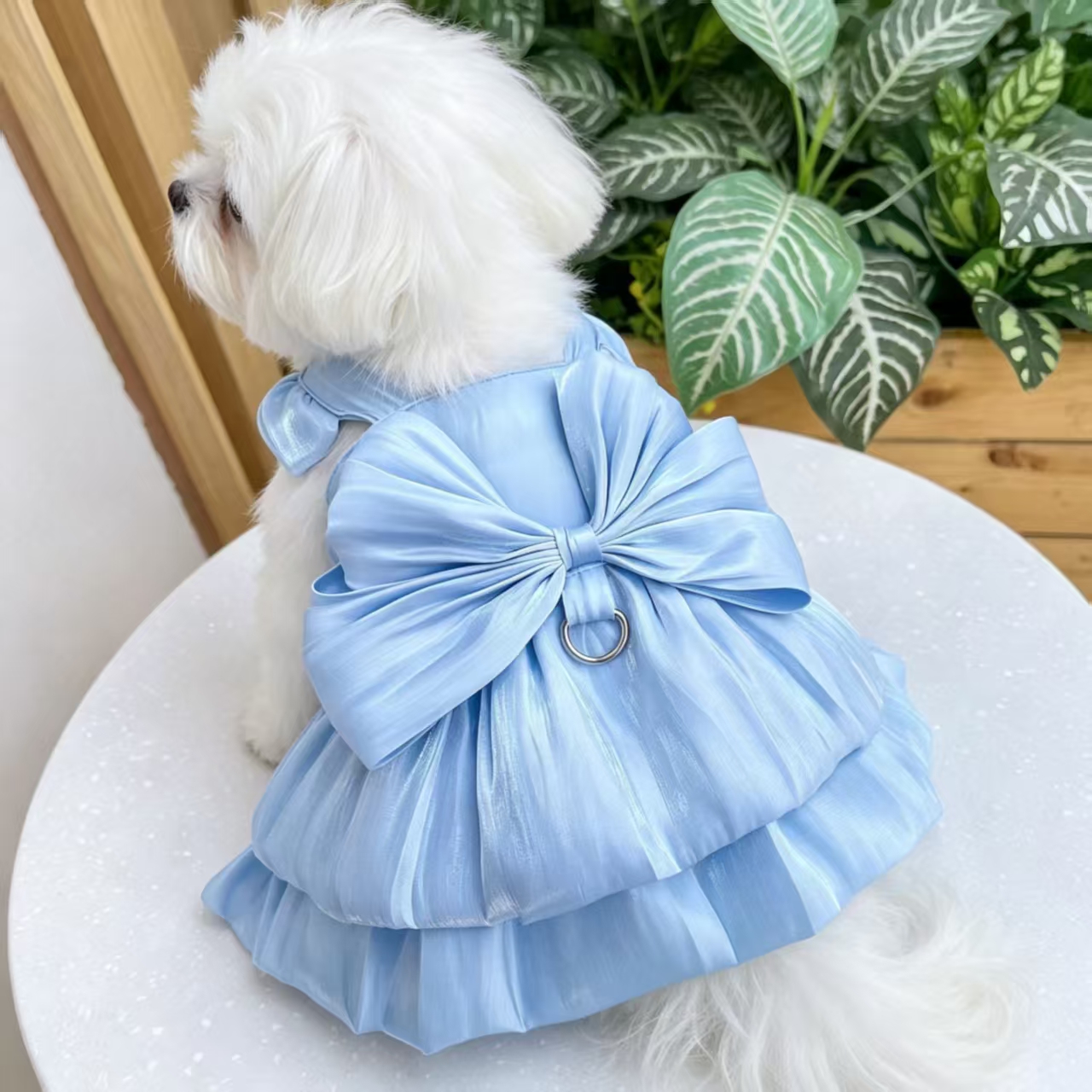 Shiny satin pet princess dress, large bow, drawable halter dress, double-layer skirt hem, small dog dress, pet clothing