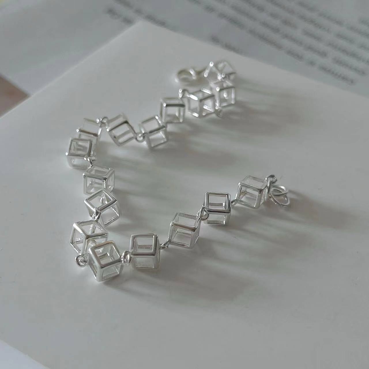 A simple and versatile silver cube bracelet for women details Picture