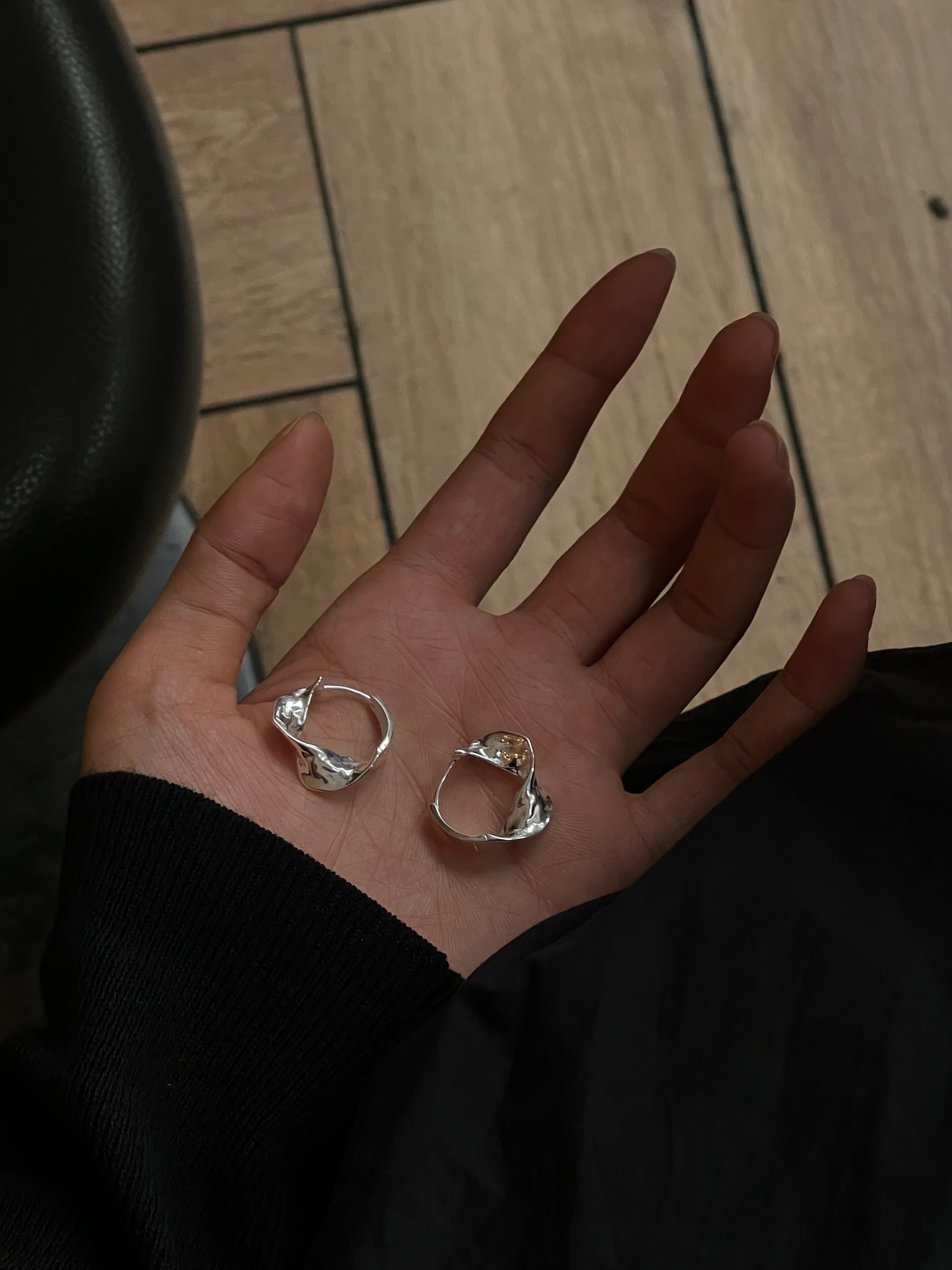 S925 plata de ley twisted grain textura pequeña orejera details Picture